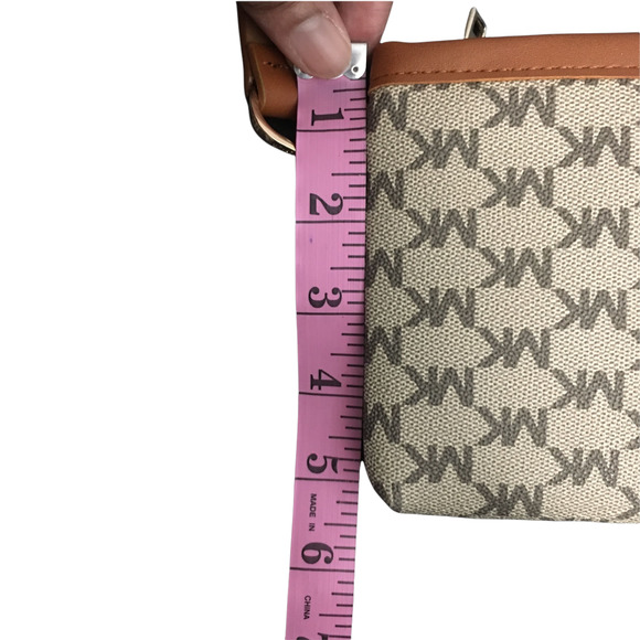 Michael Kors Women's MK Signature Genuine Leather Fanny Waist Bag - Picture 6 of 11